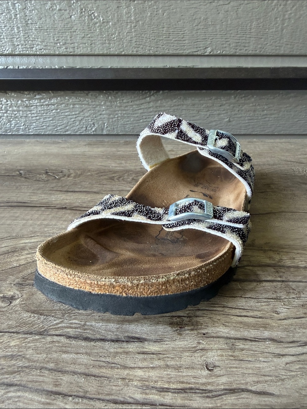 Birkis Birkenstock Stylish Women's Sandals in Sparkling size 38